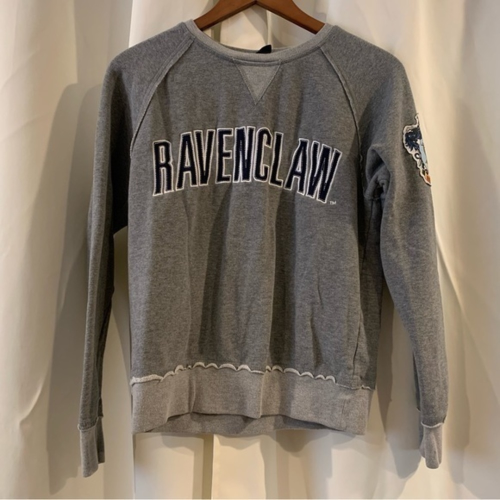 Universal Studios Wizarding World of Harry Potter Ravenclaw Sweatshirt Small